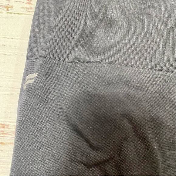 FABLETICS‎ BLACK CROPPED LEGGINGS WITH MESH DETAIL athletic leggings - Picture 7 of 7